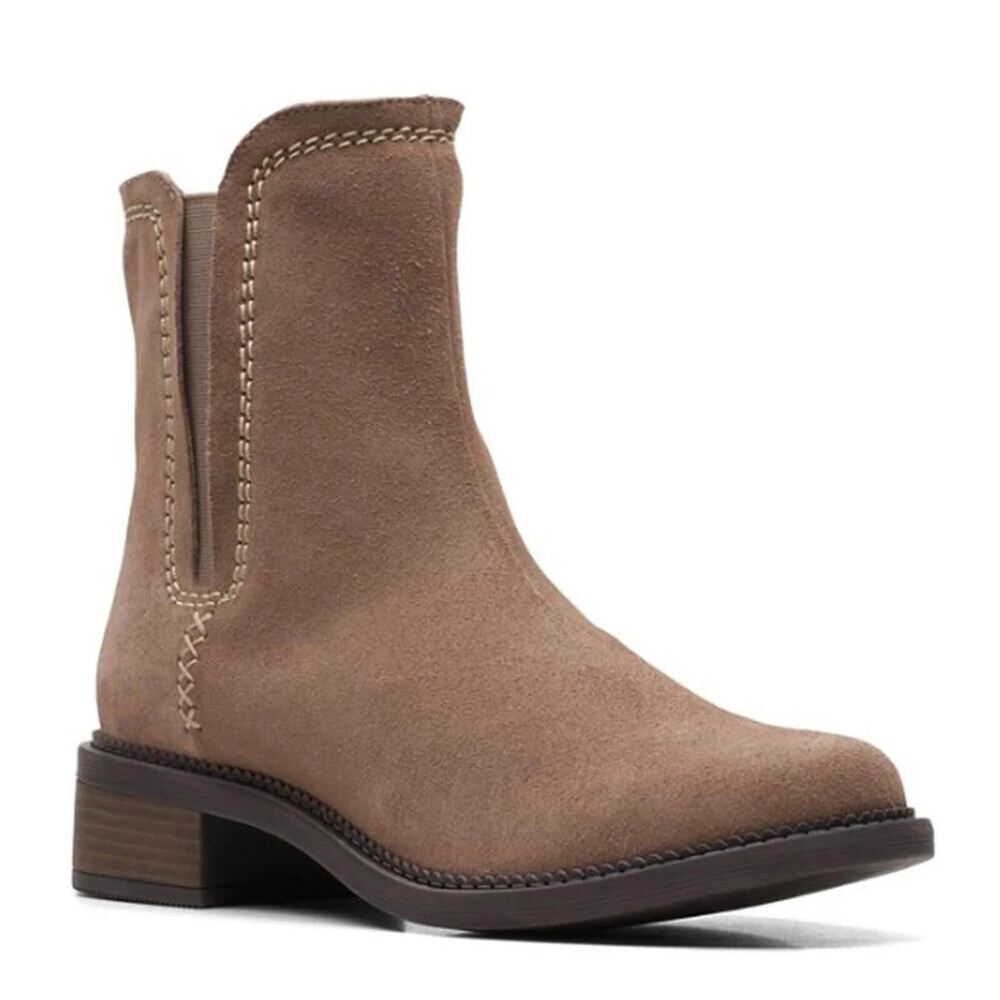 Clarks Maye Boots Women's US 7.5 Brown Suede Round Toe Ankle Bootie LION746